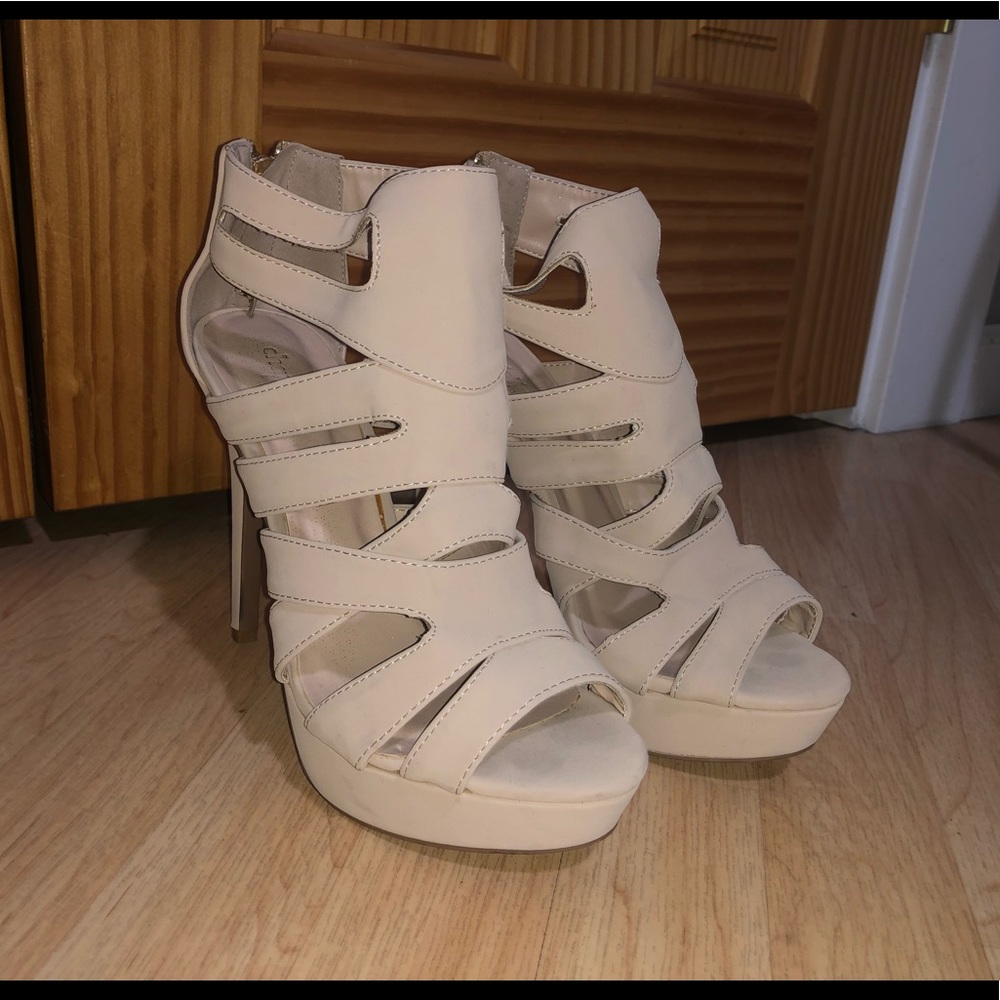 Gently used nude size 9 heels